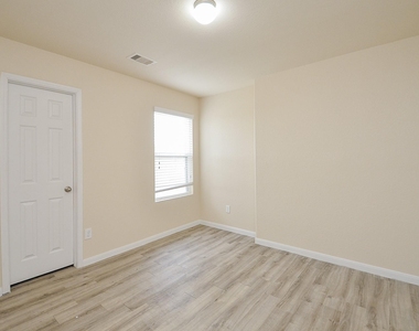 21610 Yeaney Drive - Photo Thumbnail 23