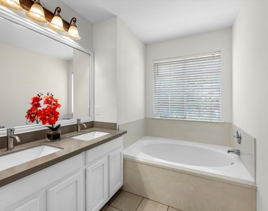 15118 Gaines Meadow Court - Photo Thumbnail 11