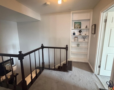 702 N Holiday Drive - Photo Thumbnail 2