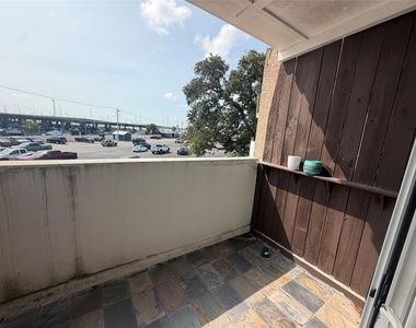 702 N Holiday Drive - Photo Thumbnail 11