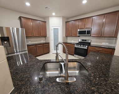 8723 W Crescent Lake Circle - Photo Thumbnail 4