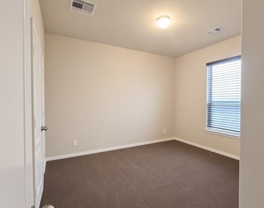 8723 W Crescent Lake Circle - Photo Thumbnail 20