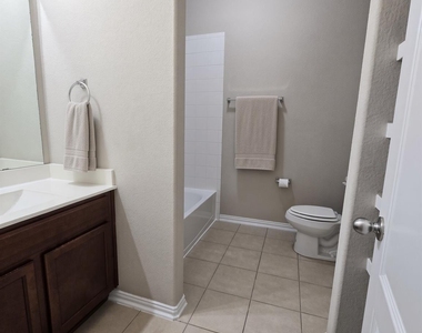 8723 W Crescent Lake Circle - Photo Thumbnail 19