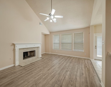 18106 Linden Forest Lane - Photo Thumbnail 8
