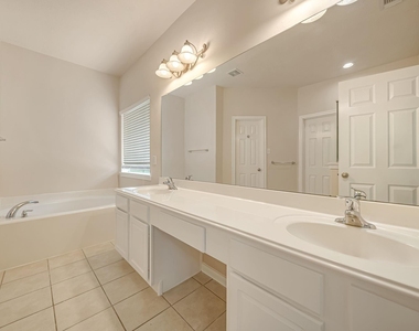 18106 Linden Forest Lane - Photo Thumbnail 20