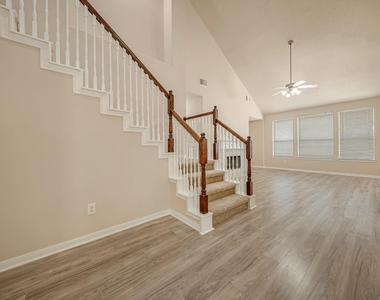 18106 Linden Forest Lane - Photo Thumbnail 6