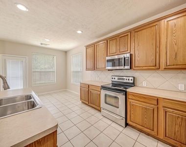 18106 Linden Forest Lane - Photo Thumbnail 12