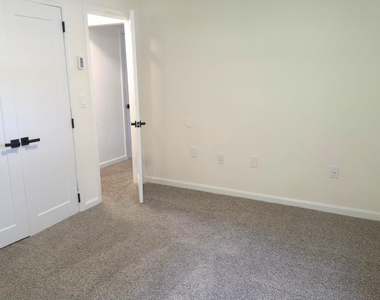 185 Loudon - Photo Thumbnail 10