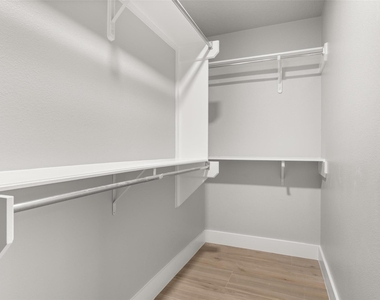 7310 Wisteria Chase Place - Photo Thumbnail 16