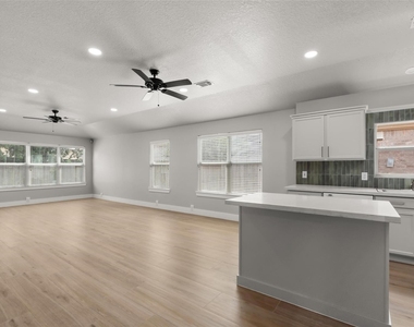 7310 Wisteria Chase Place - Photo Thumbnail 8