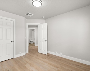 7310 Wisteria Chase Place - Photo Thumbnail 19