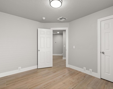 7310 Wisteria Chase Place - Photo Thumbnail 18