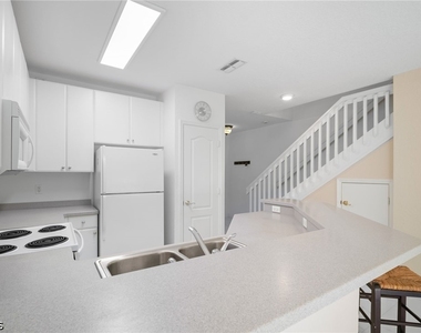 8535 Athena Court - Photo Thumbnail 10