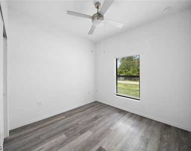 4716 29th Street Sw - Photo Thumbnail 4