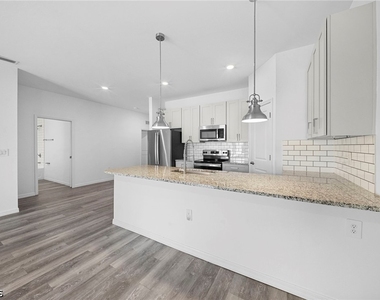4716 29th Street Sw - Photo Thumbnail 11