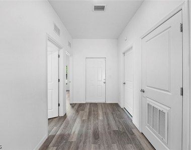 4716 29th Street Sw - Photo Thumbnail 3