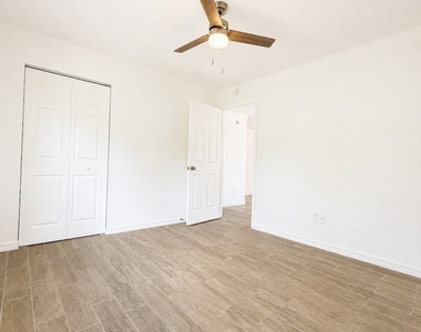 723 Burdick Avenue - Photo Thumbnail 7