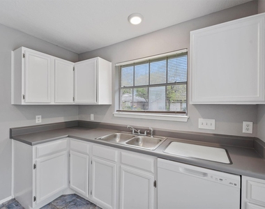 22101 Moss Falls Lane - Photo Thumbnail 9