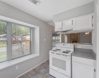 22101 Moss Falls Lane - Photo Thumbnail 11
