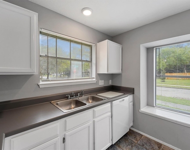 22101 Moss Falls Lane - Photo Thumbnail 10