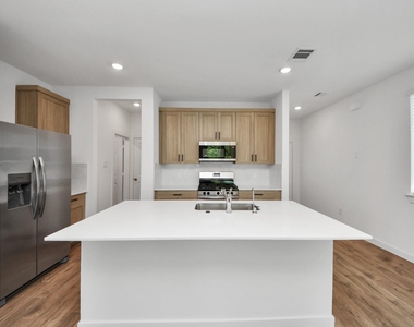 1930 Olivos Street - Photo Thumbnail 12