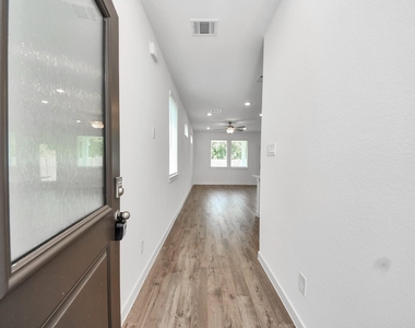 1930 Olivos Street - Photo Thumbnail 7