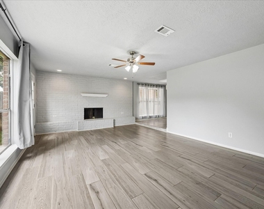 2110 Gray Falls Drive - Photo Thumbnail 6