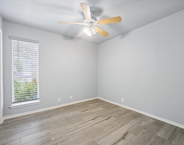2110 Gray Falls Drive - Photo Thumbnail 14