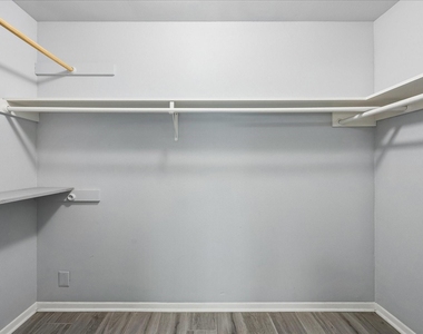 2110 Gray Falls Drive - Photo Thumbnail 18