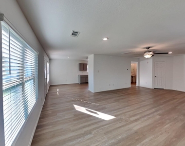 18807 Wembley Vista Trail - Photo Thumbnail 2