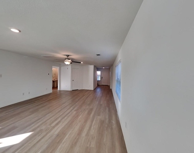 18807 Wembley Vista Trail - Photo Thumbnail 3