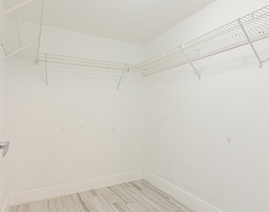 1392 Churchill Circle - Photo Thumbnail 11