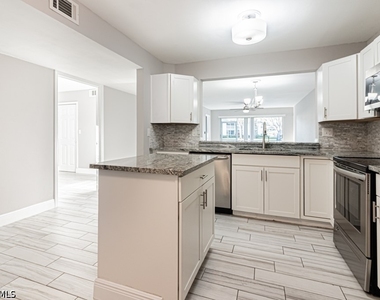 1392 Churchill Circle - Photo Thumbnail 3