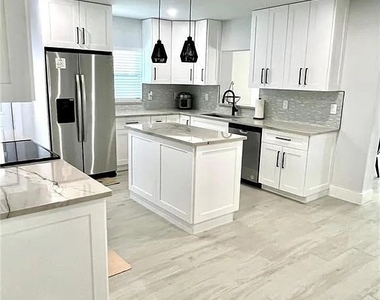 12511 Davis Boulevard - Photo Thumbnail 6