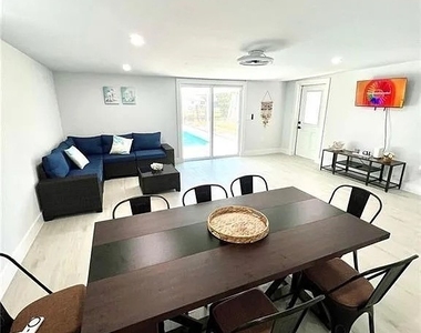 12511 Davis Boulevard - Photo Thumbnail 13