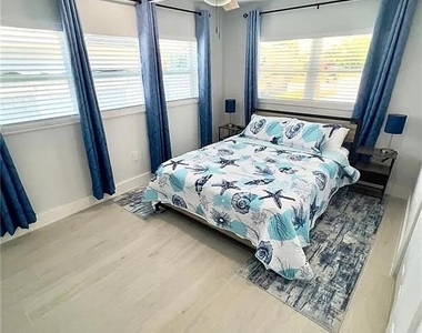 12511 Davis Boulevard - Photo Thumbnail 9