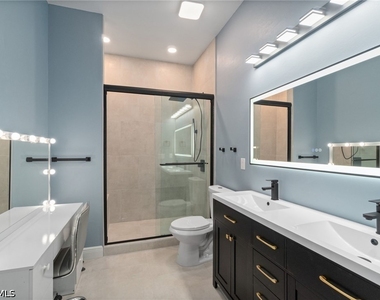 5420 Boxwood Way - Photo Thumbnail 17