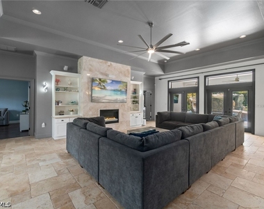 5420 Boxwood Way - Photo Thumbnail 4