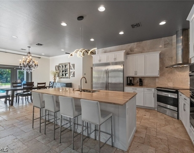 5420 Boxwood Way - Photo Thumbnail 5