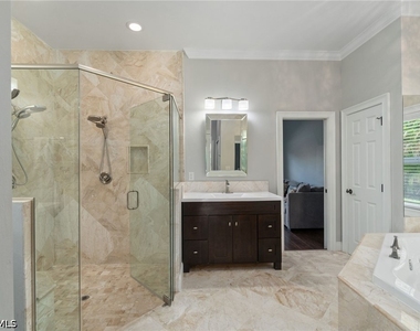 5420 Boxwood Way - Photo Thumbnail 11