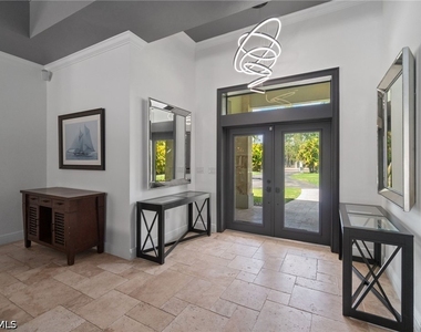 5420 Boxwood Way - Photo Thumbnail 2