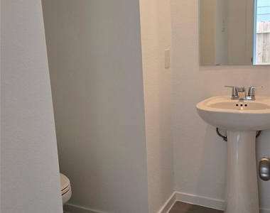 952 Pertuso Lane - Photo Thumbnail 5