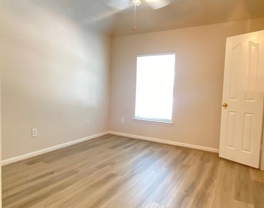 2503 Westerlake Drive - Photo Thumbnail 19