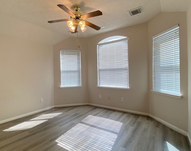 2503 Westerlake Drive - Photo Thumbnail 21