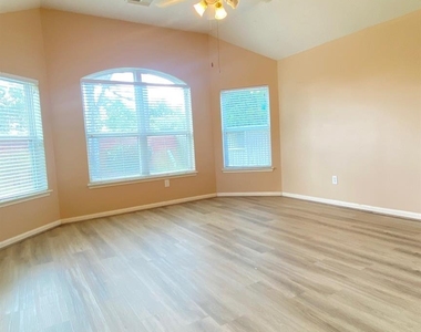 2503 Westerlake Drive - Photo Thumbnail 12