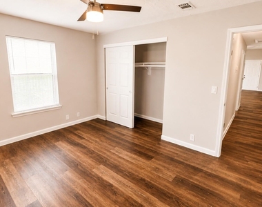 9 Carol Court - Photo Thumbnail 12
