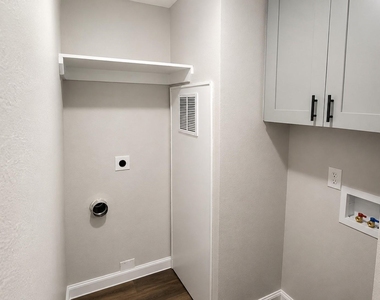 9 Carol Court - Photo Thumbnail 6