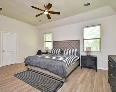22 Wood Drake Place - Photo Thumbnail 12