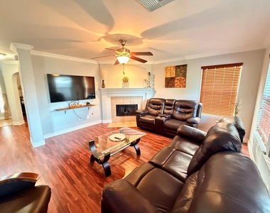 1247 Lavender Shade Court - Photo Thumbnail 15