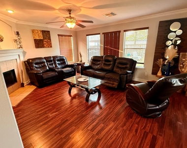 1247 Lavender Shade Court - Photo Thumbnail 16